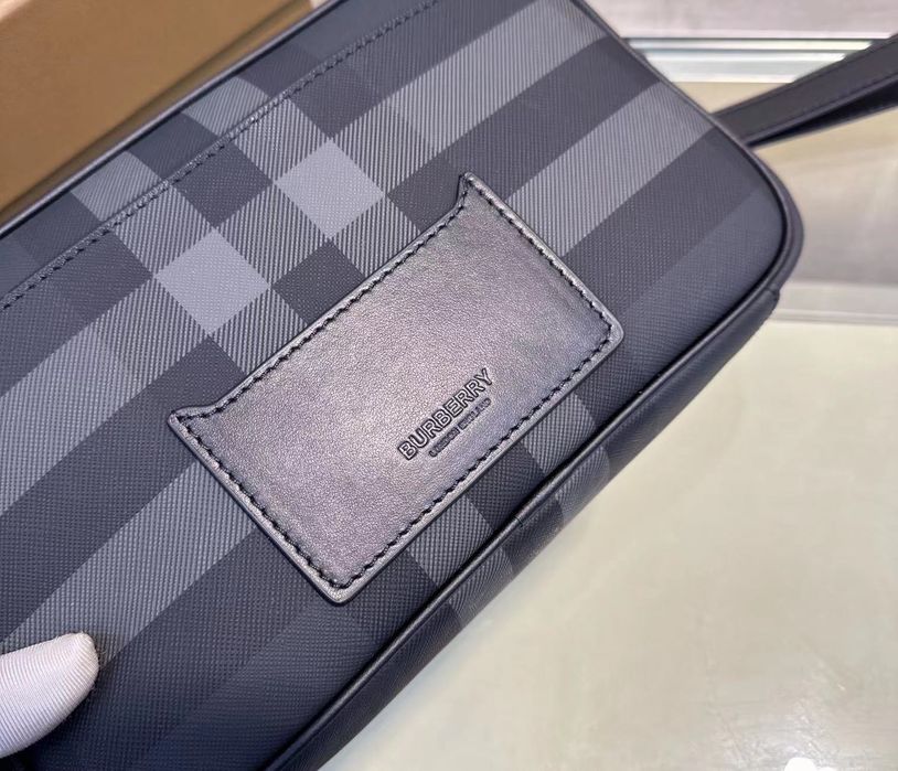 Чанта Burberry Muswell Check-print Zip Pouch in Faux Leather