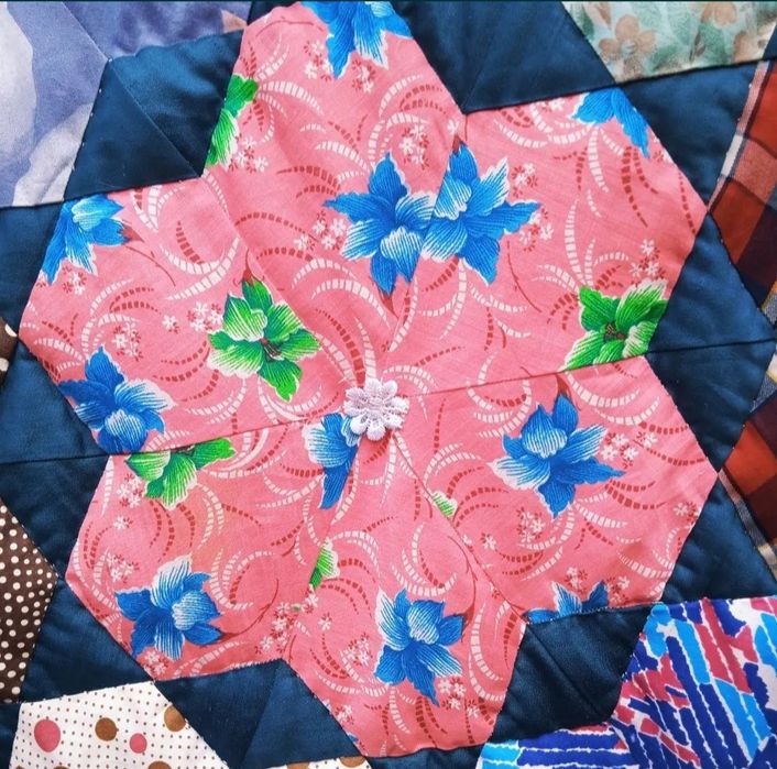 Лоскутное одеяло ручной работы