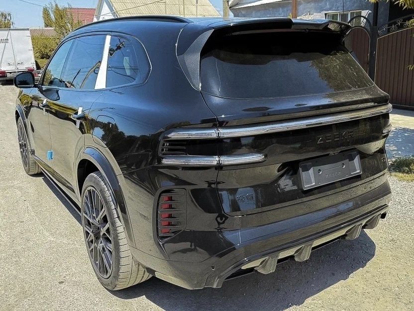 ZEEKR 8x Shadow 1400 ot kuch