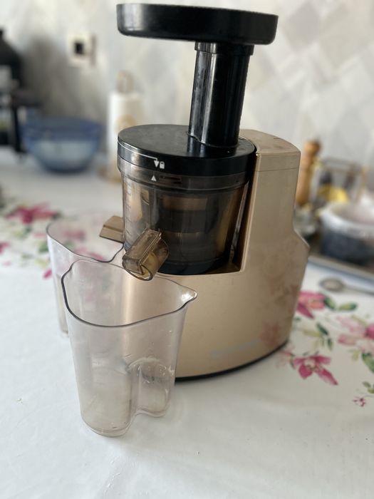 Redmond соковыжималка шнековая