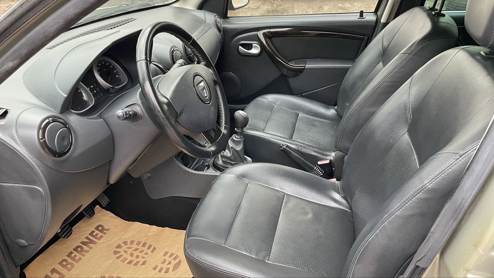 Dacia Duster 1.5 dci,2011**Garantie**Rate**