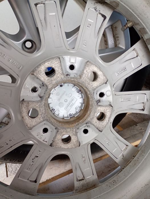 Зимен комплект 17-5х120 ЕТ30 8j BMW F11.F10