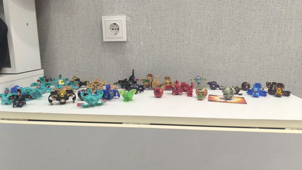 Продаю много бакуганов