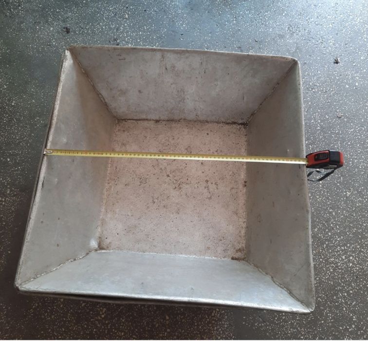 Vand 2 buc. de apar.de manichiura