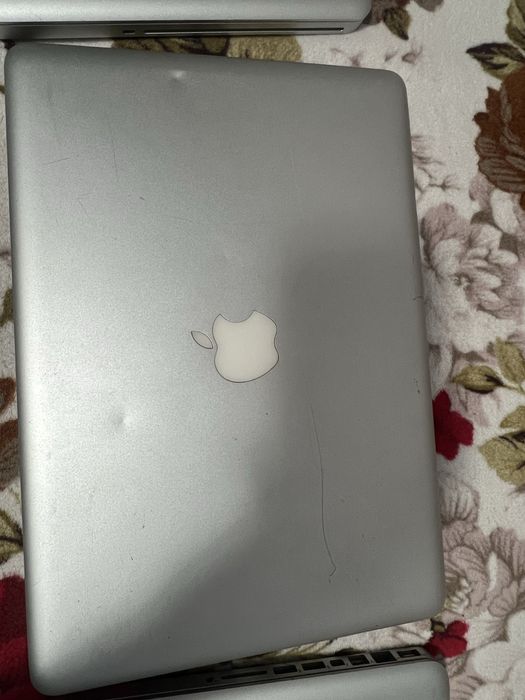 Vand 3 macbook uri pro model 1278