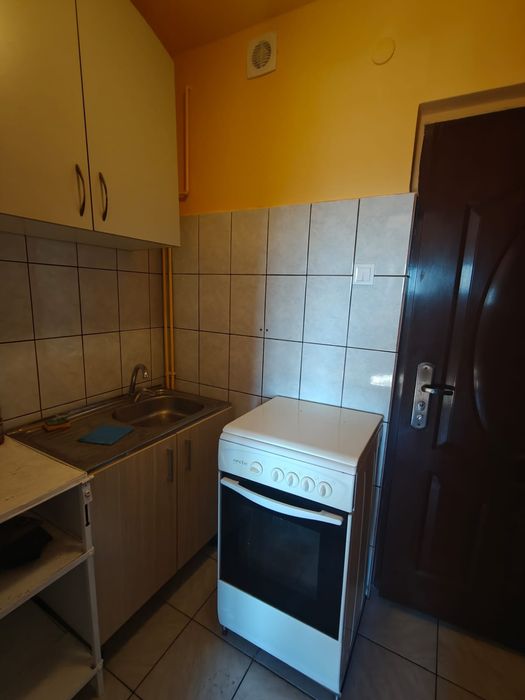 Vând camera de cămin Brașov