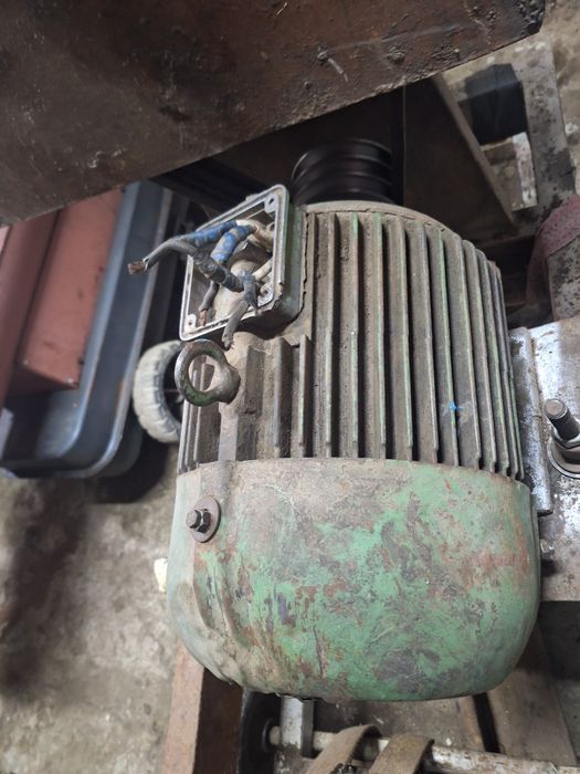 Продам асинхронный двигатель 75Kw