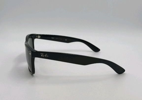 RAY BAN NEW WAYFARER
Сделано в Италии.