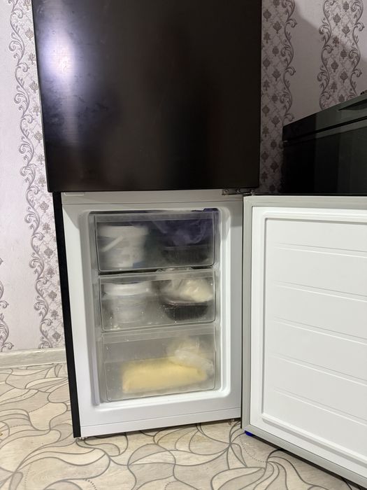 Продам маленький холодильник