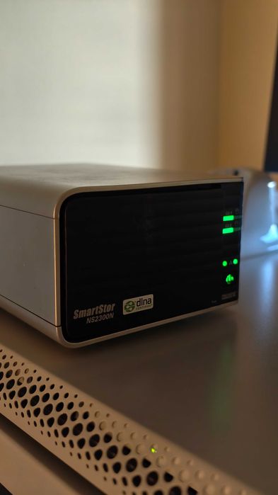 NAS Promise SmartStor NS2300N în stare perfectă de funcționare!