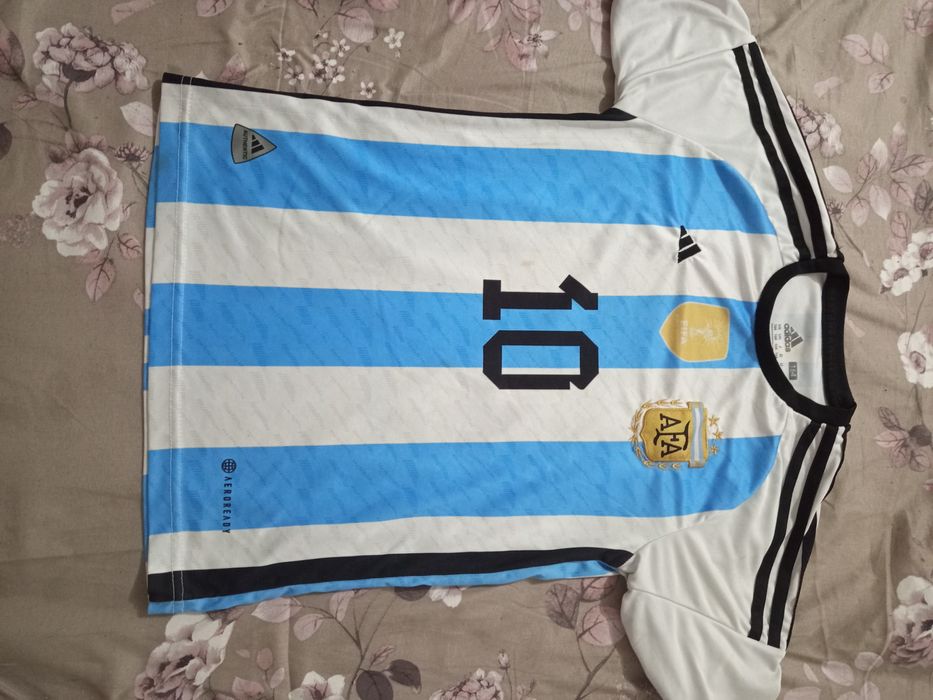 Tricou cu Messi de la cupa mondială 2022