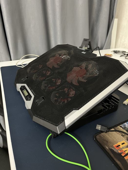 Ноутбук LENOVA игравой