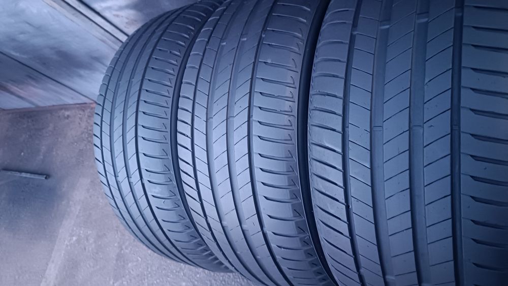 245/45/18 Bridgestone