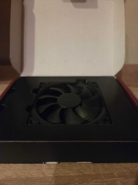 Sistem Desktop PC INTEL NUC 9 + Placa de baza + Cooler PC