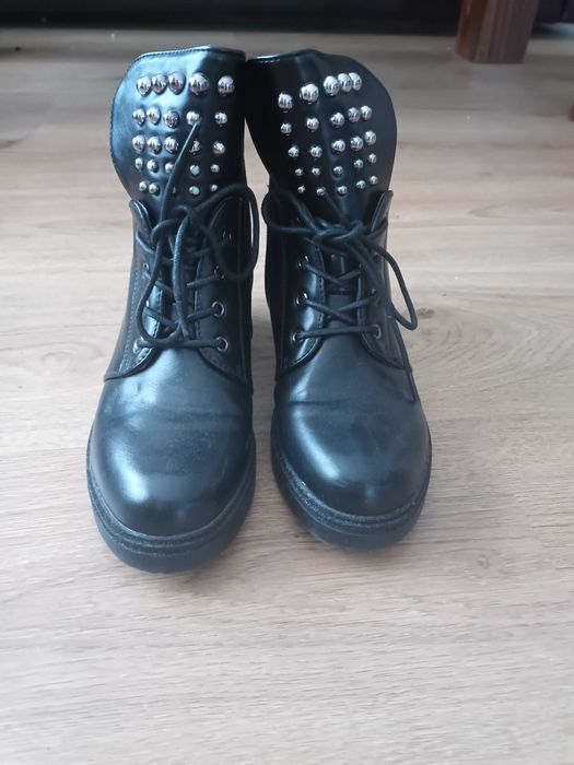 Черни дамки обувки Tendenz