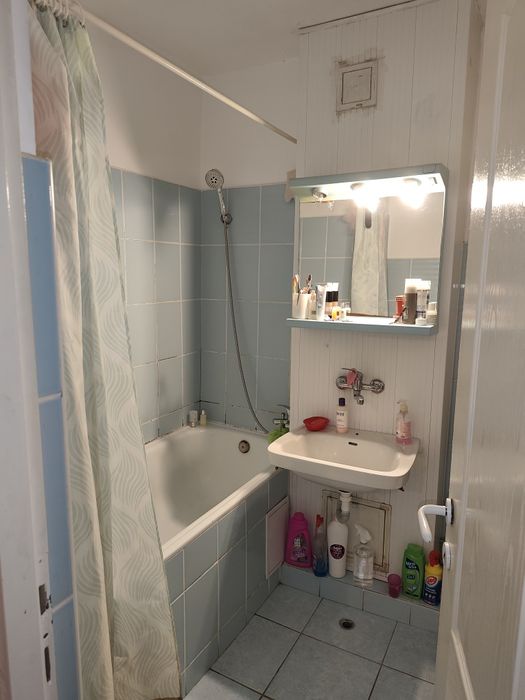 PF vând apartament de 2 camere, decomandat, in Manastur, pe Calea Floresti