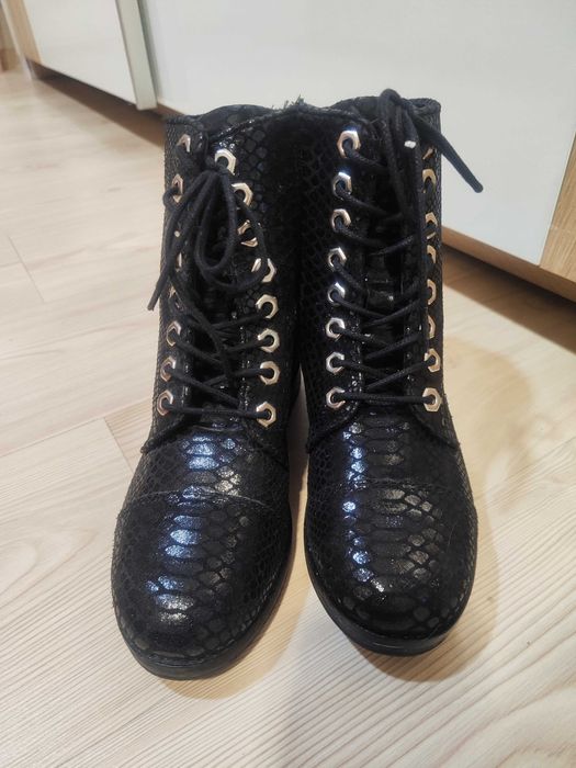 Боти-естествена кожа