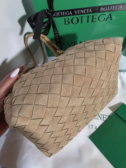Налична чанта Bottega Veneta Parachute