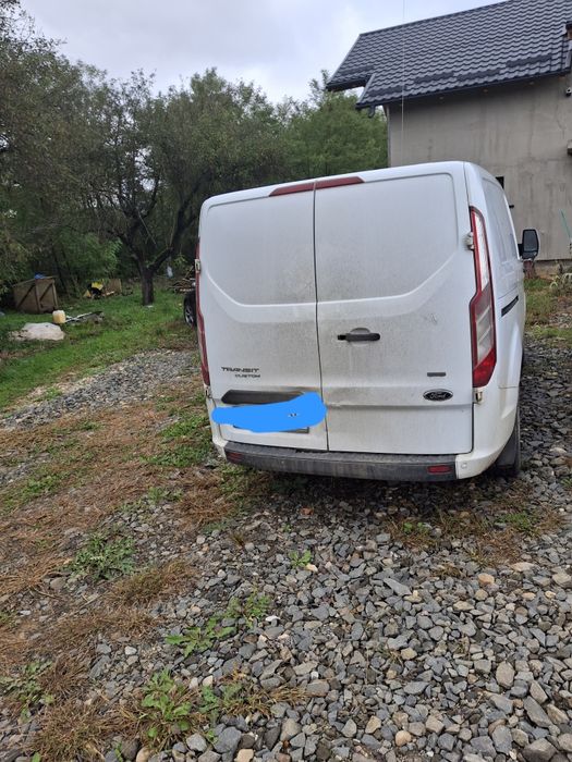 Vând autoutilitara ford transit coustom