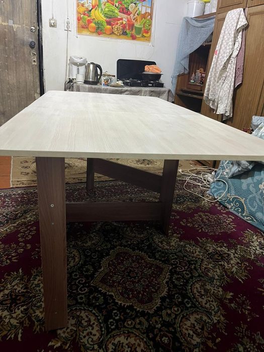 Стол  книжки Новые