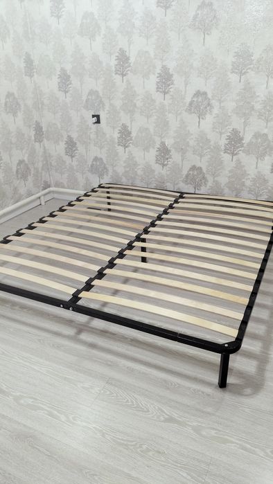 кровать двуспальная