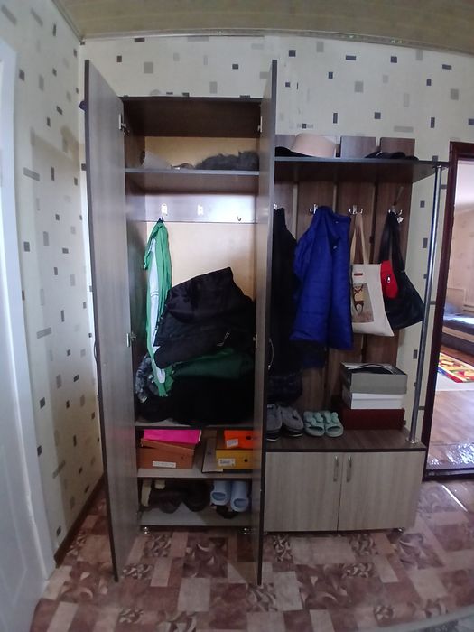 Продаются прихожая
