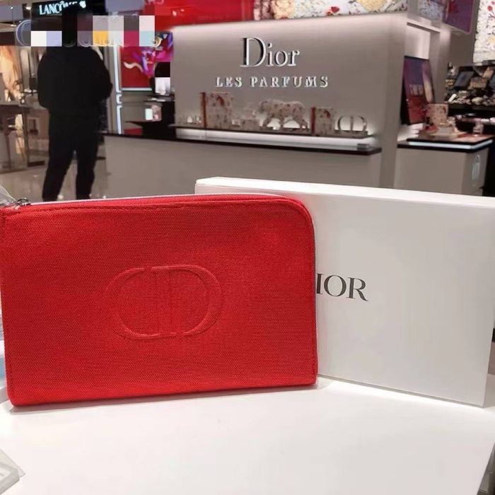 В наличии! Косметички