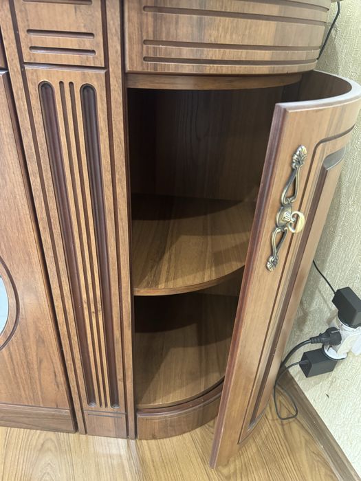 Комод  коричневый