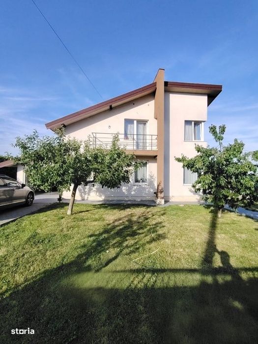 Casa cu gradina, garaj si acces facil spre oras la doar 2700 euro/mp