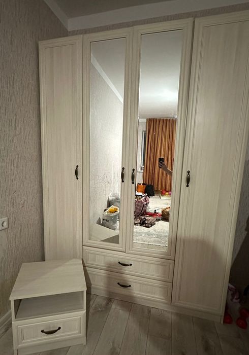 Продам спальный гарнитур