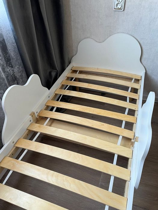 Продам детскую кровать .