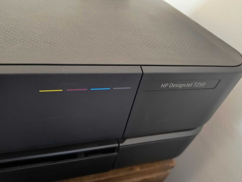 Vând ploter HP design jet T250