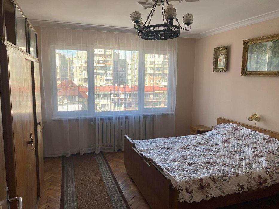 Тристаен апартамент под наем в ж.к. Красно село, 2213902