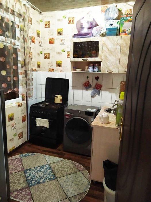 Продаётся квартира на Чиланзаре -8, 2/4/4, ор-р Корзинка