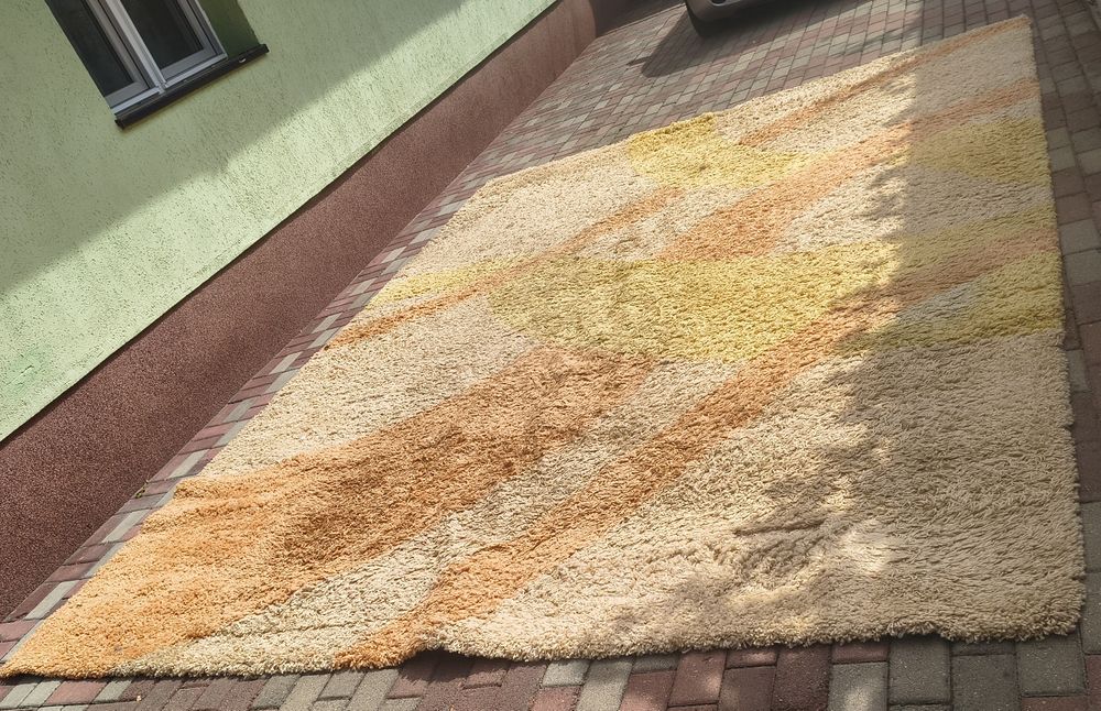 Covor 4 m / 3m in stare bună