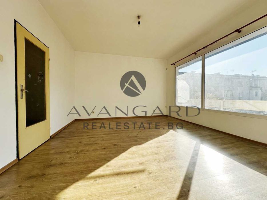 Продава се Двустаен апартамент в Пловдив, Кършияка - 64 кв.м за 956 €/кв.м - Снимка #1