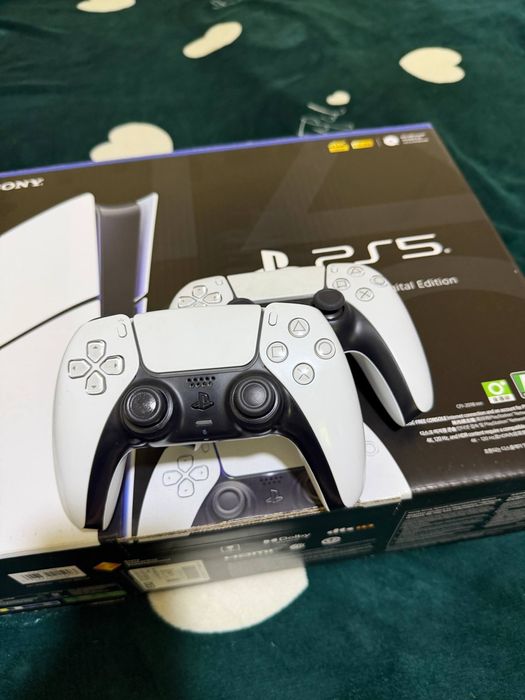 Ps5 sotiladi 1TB xolati ideal 2 ta joystik, igralari bn