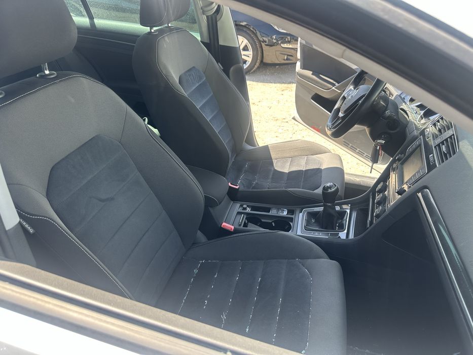 Фолксваген Голф 7 1.6tdi- CXX - 110k На Части!!!