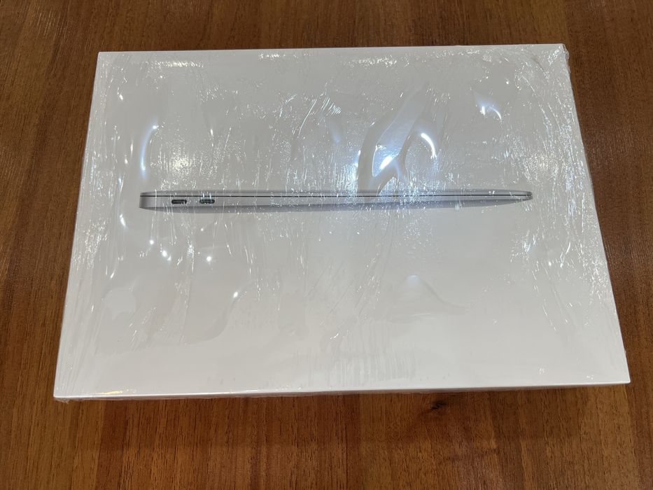 MacBook Air M1 (13). 8/256GB (35 Sikl)