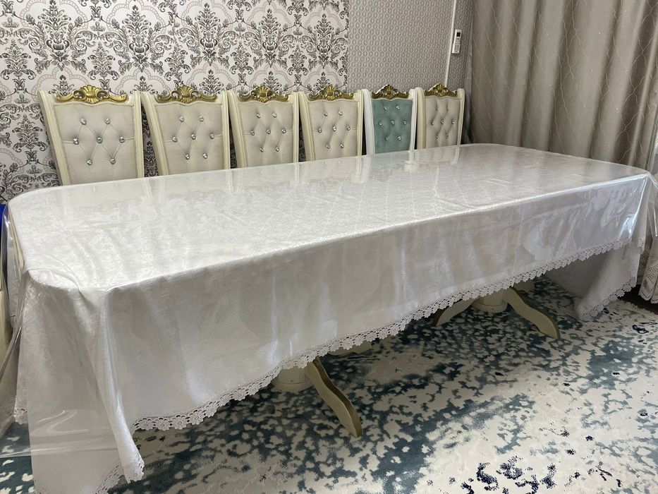 Продается стол со стулями