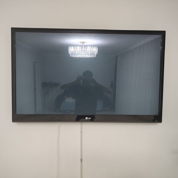 телевизор LG  110см