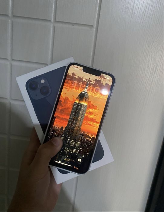 Продается айфон 13