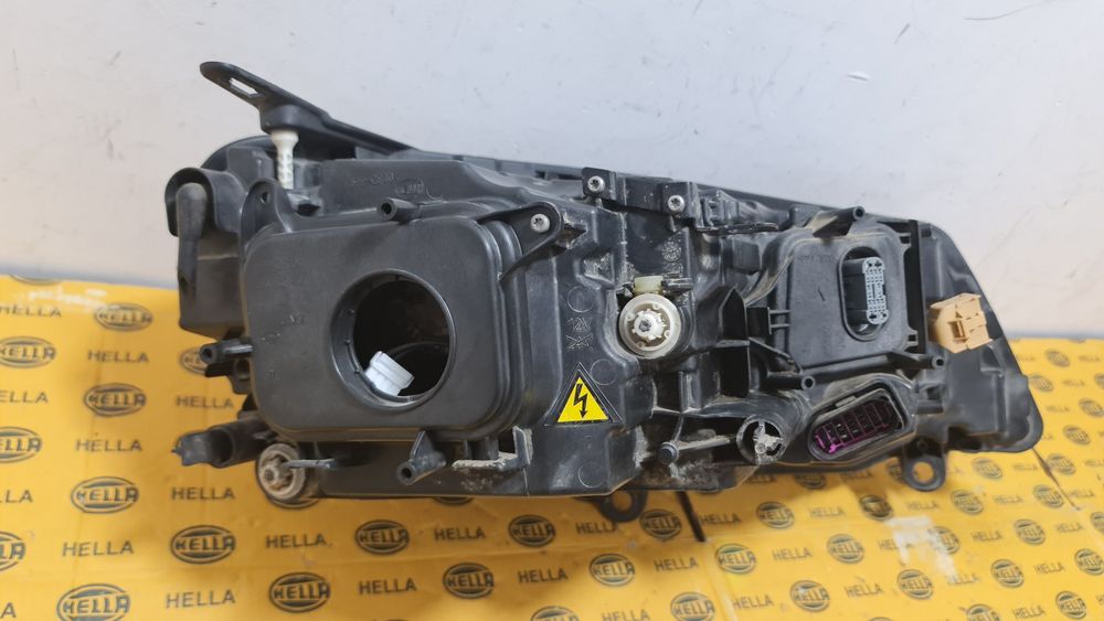 Far stanga xenon led VW Touareg 2 7P facelift 7P1941751B