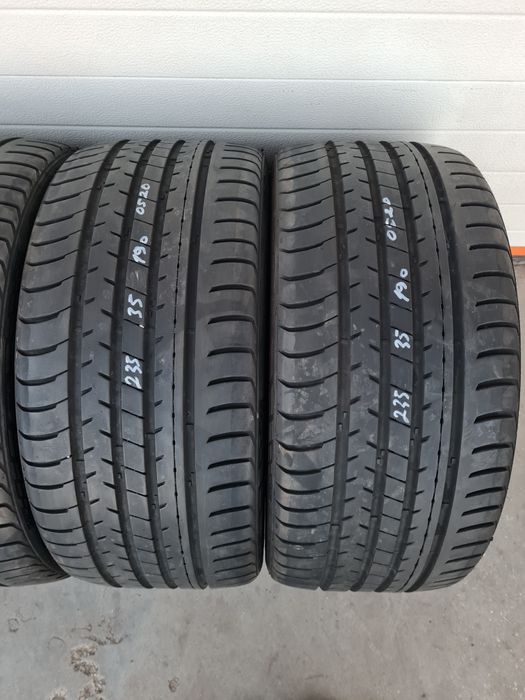 Летни гуми 4 броя BERLIN Summer UHP1 235 35 R19 дот 0520