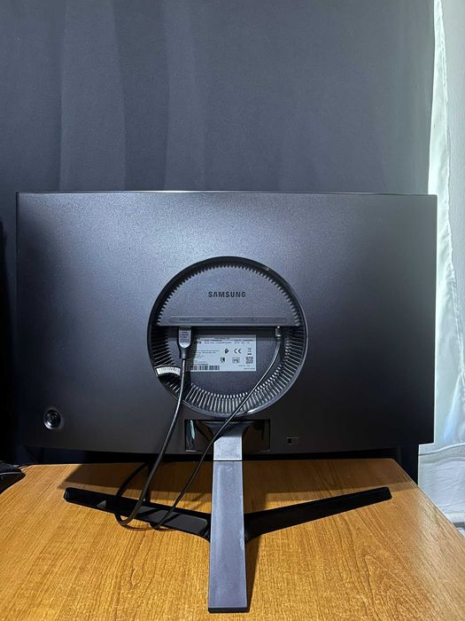 Monitor Gaming Samsung 24RG52F – 24" Curved, 144Hz, Full HD, FreeSync