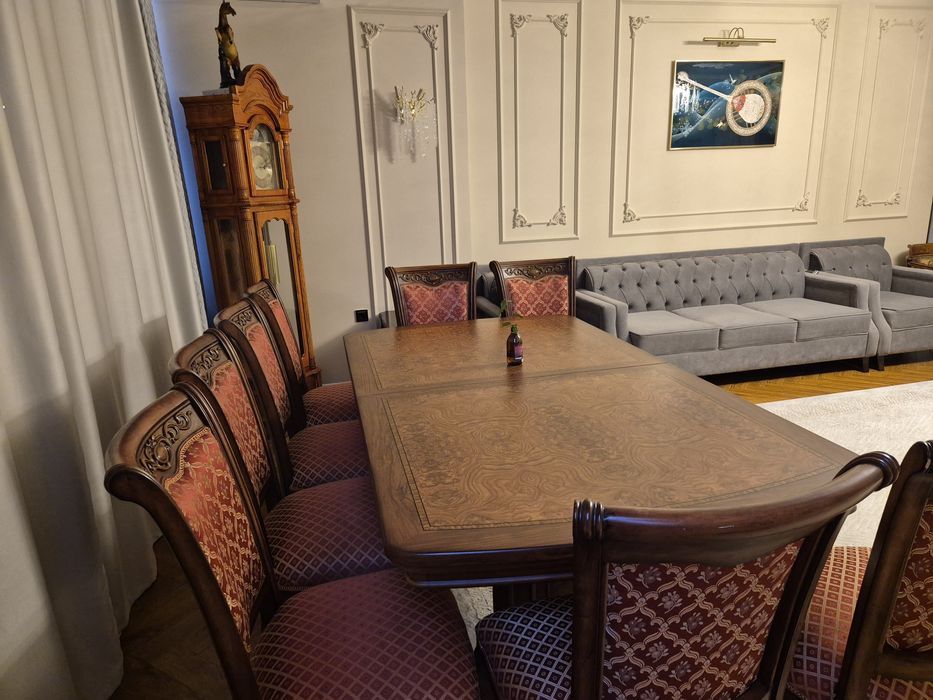 Продам Стол со стульями для зала