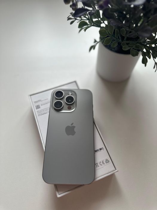 Продам iPhone 15 pro Natural Titanium 512GB