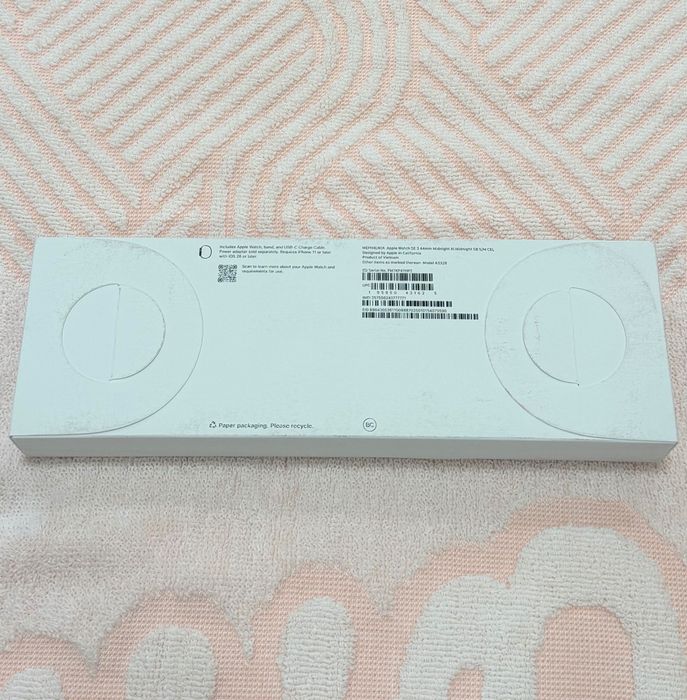 Чисто Нов Apple Watch SE 3-44 mm Черен