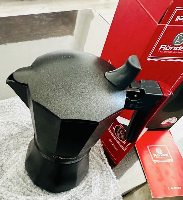 Rondell Гейзерная кофеварка новая индукционная Rondell Stripes RDA1639