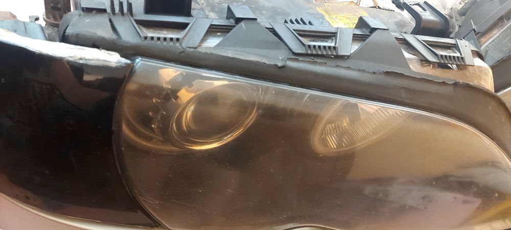 Продавам фарове за е46